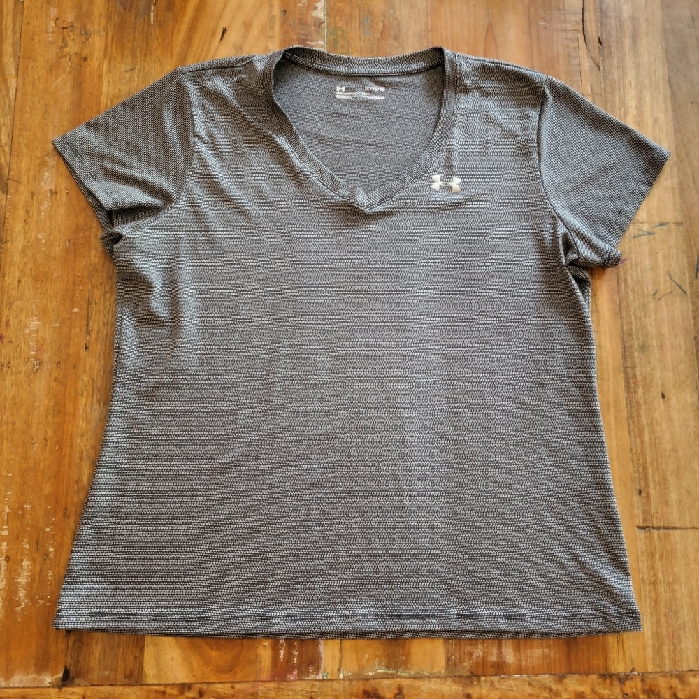 Under Armour Womens V-neck Short Sleeve Black & White Athletic Shirt B3